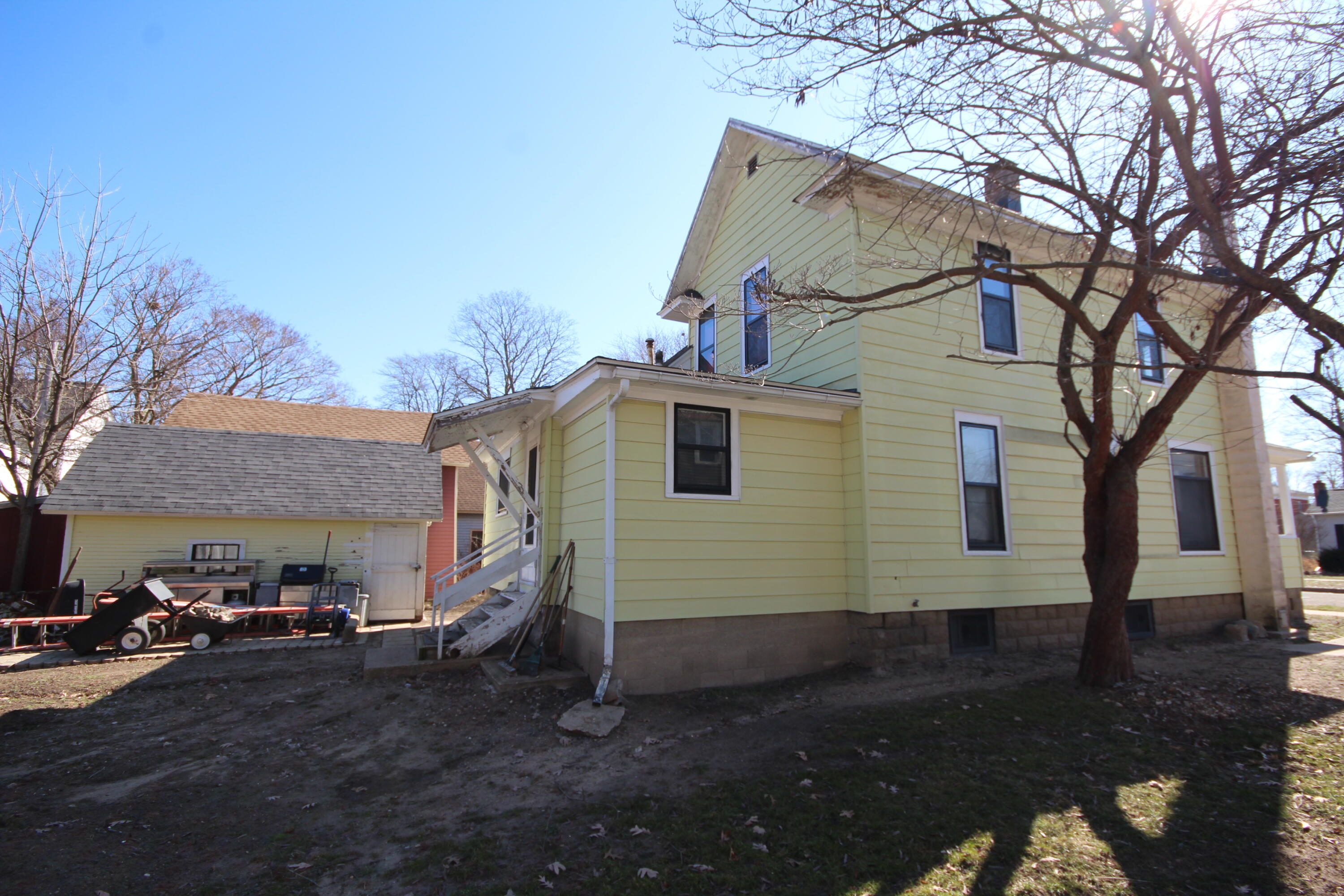 114 W Park Street