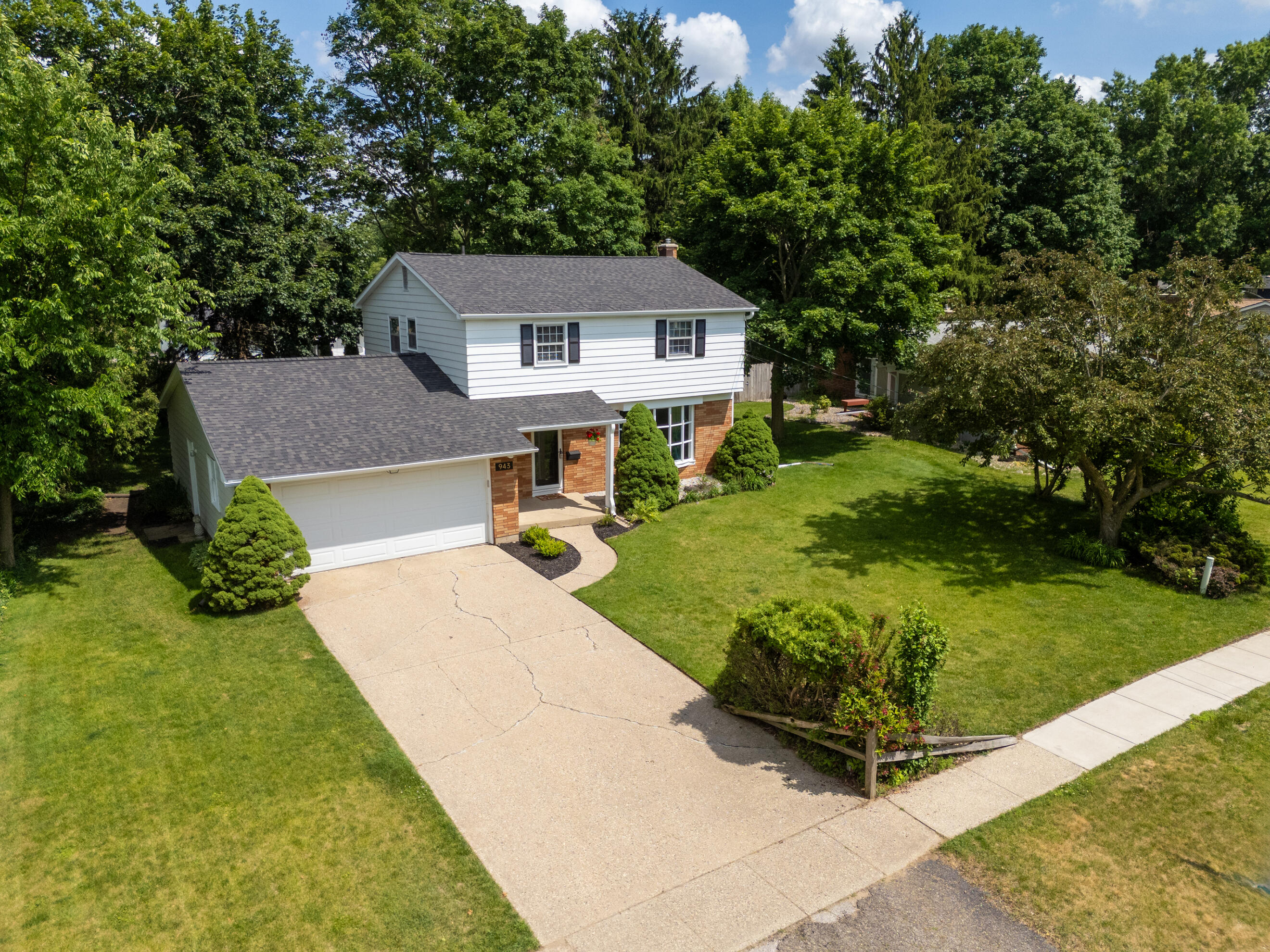 943 Boswell Lane