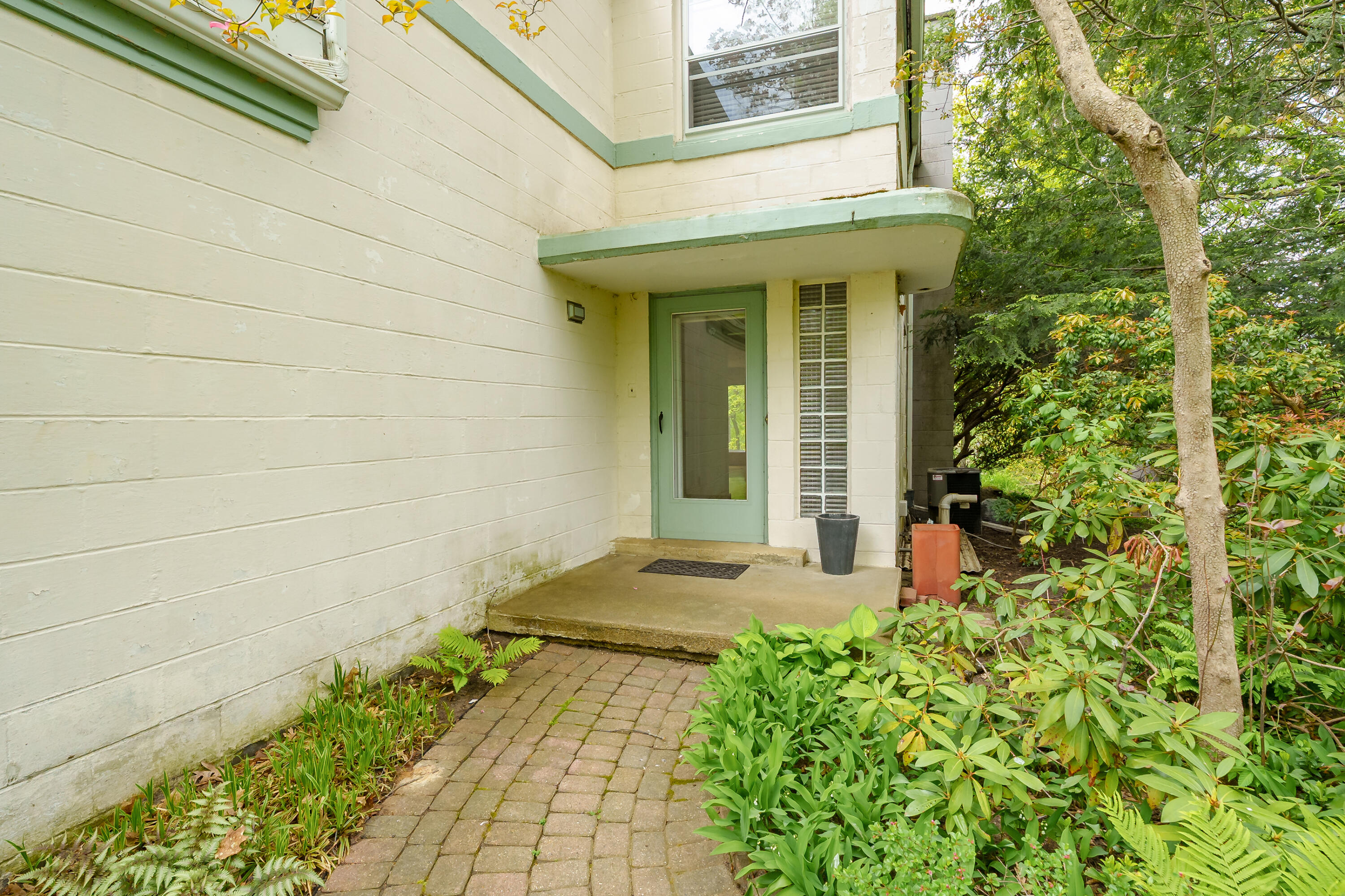 120 Shadywood Lane