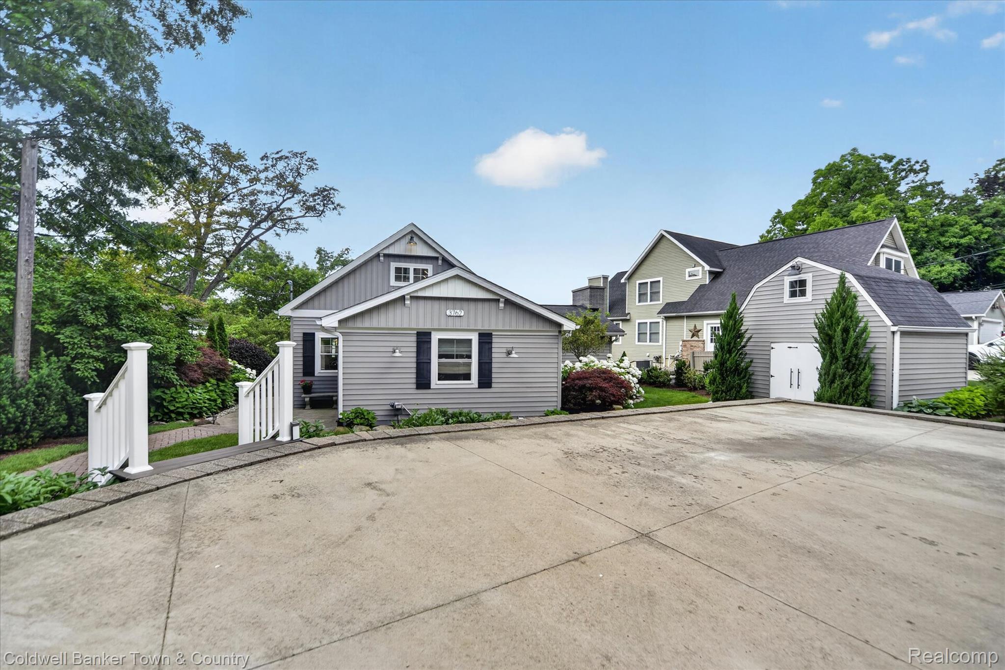 3762 Noble