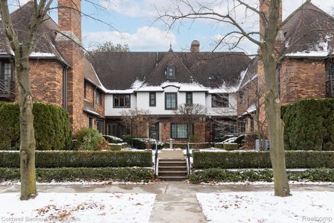 42 Cranford Lane Grosse Pointe City MI 48230