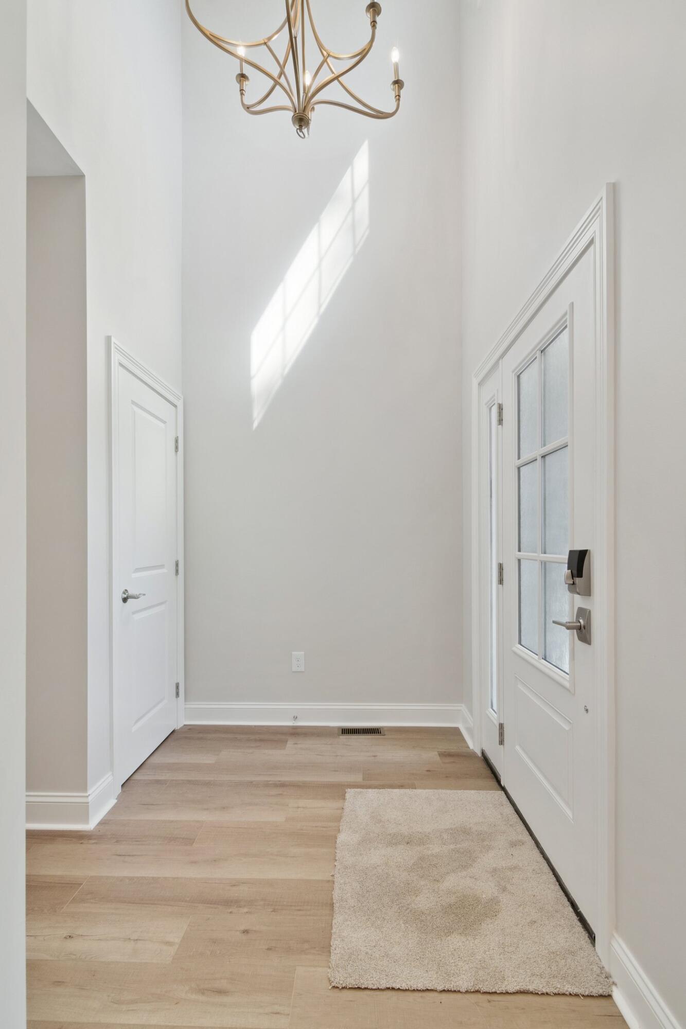 1136 Lochaven Circle