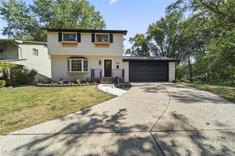 2422 Oliver Road Royal Oak City MI 48073
