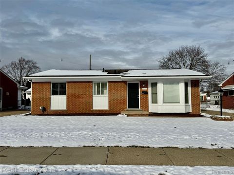 4775 Stanley Avenue Warren City MI 48092