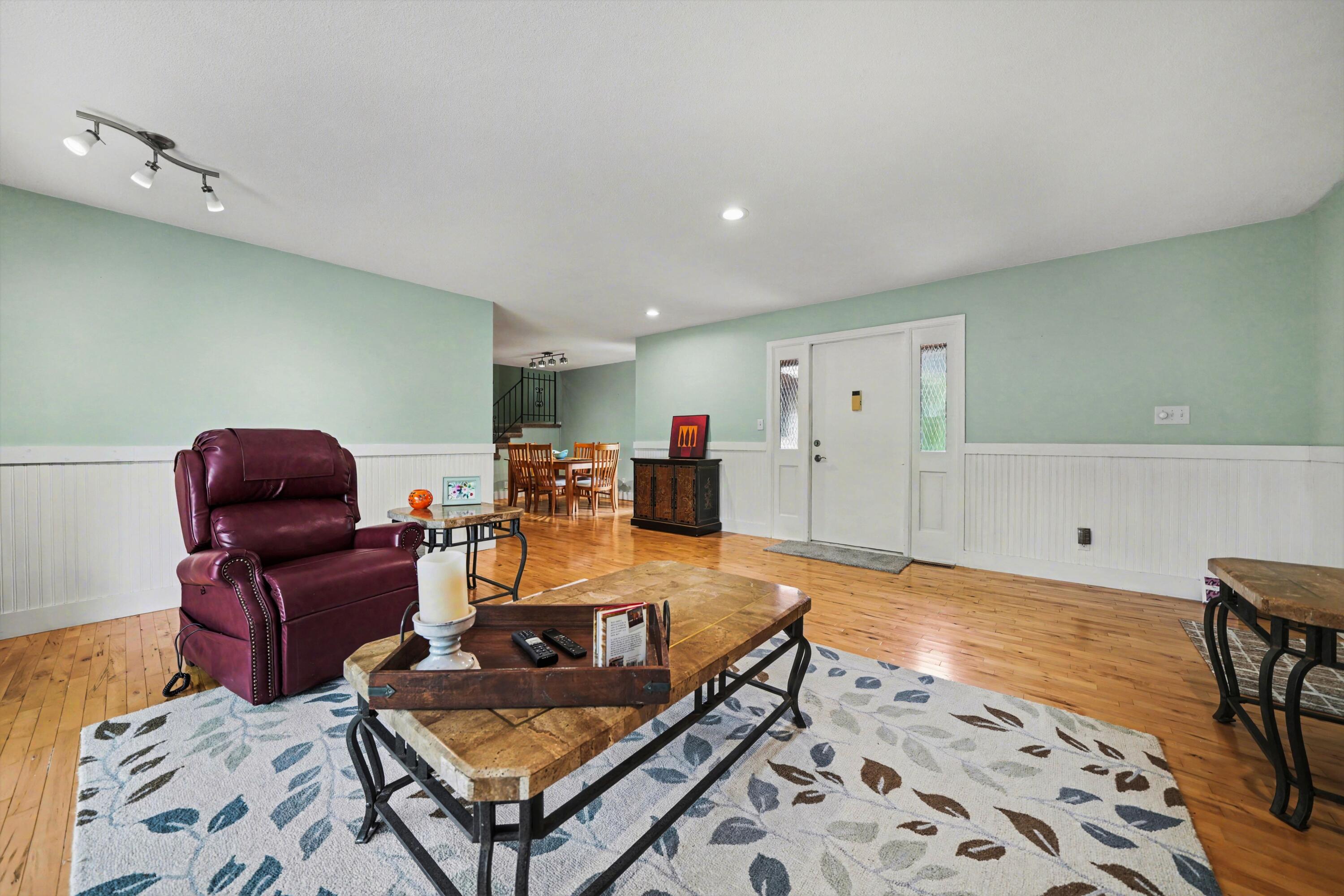 2727 S Lakeshore Drive E 20