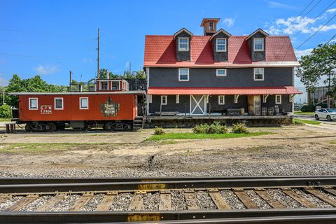 721 E Bridge Street Plainwell City MI 49080