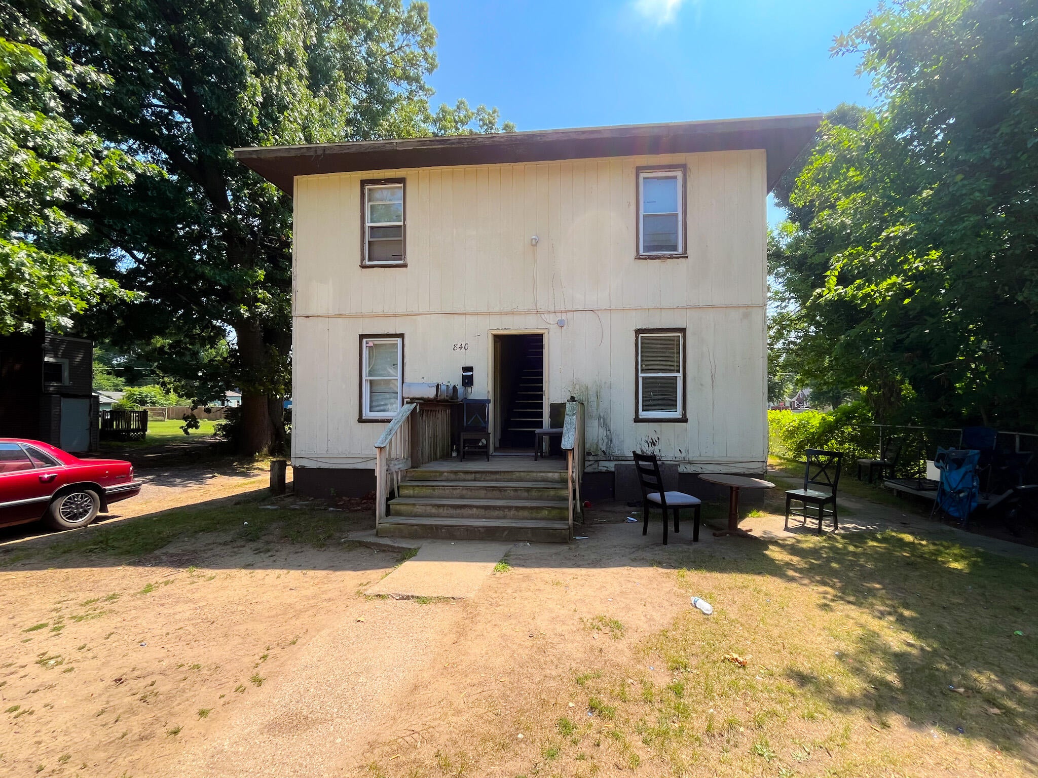 840 E High Street