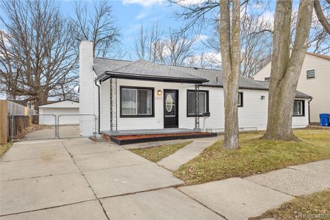 22513 Heussner Avenue Warren City MI 48089