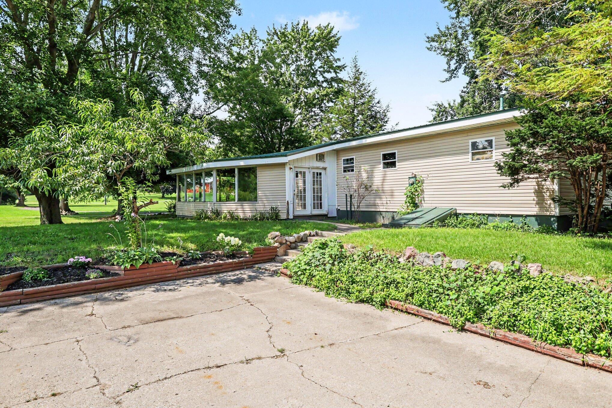 953 Weaver Road