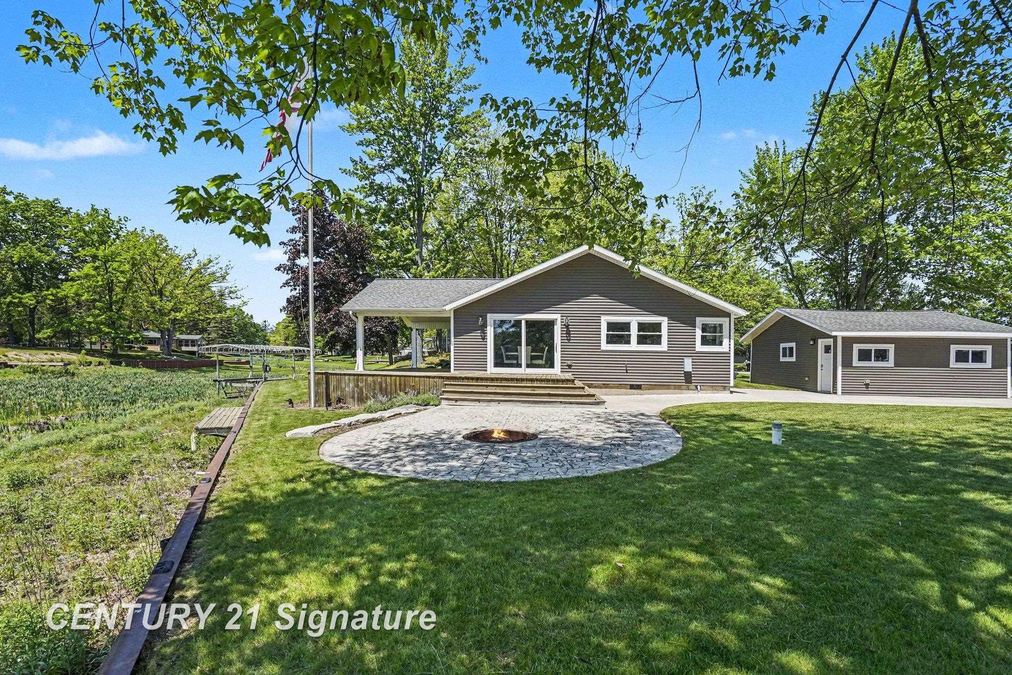 5458 Oakridge Drive