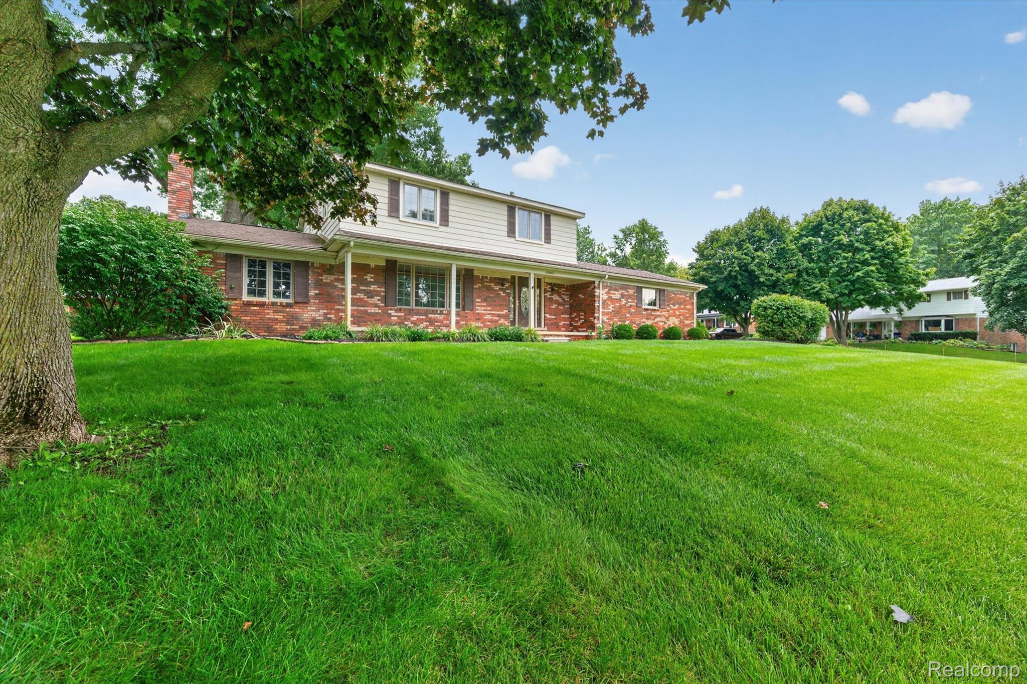 4910 Curtis Lane