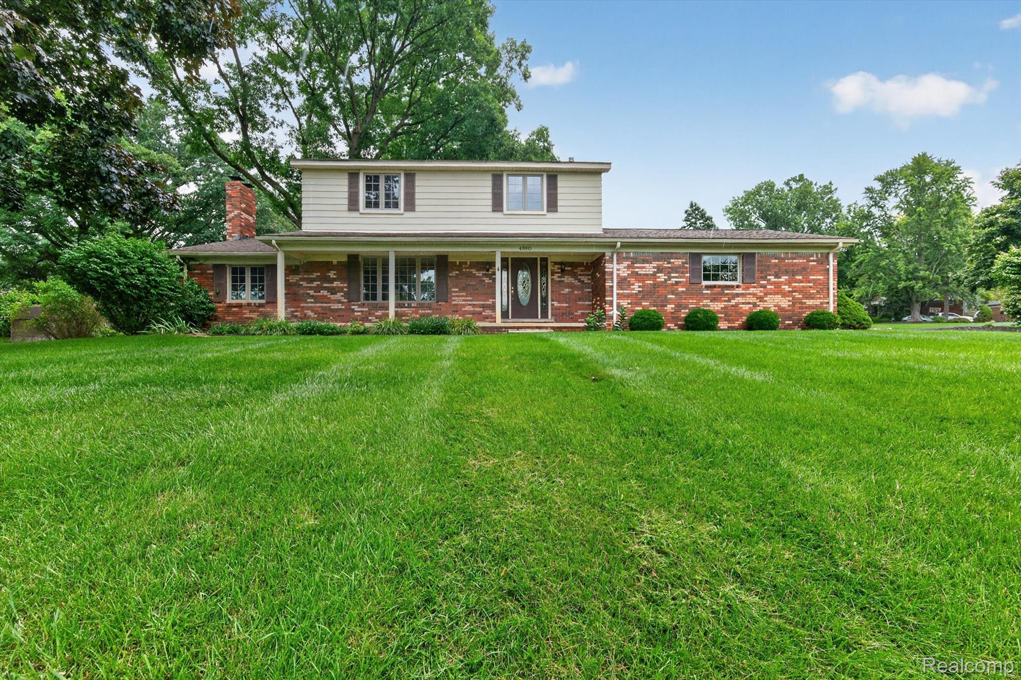 4910 Curtis Lane