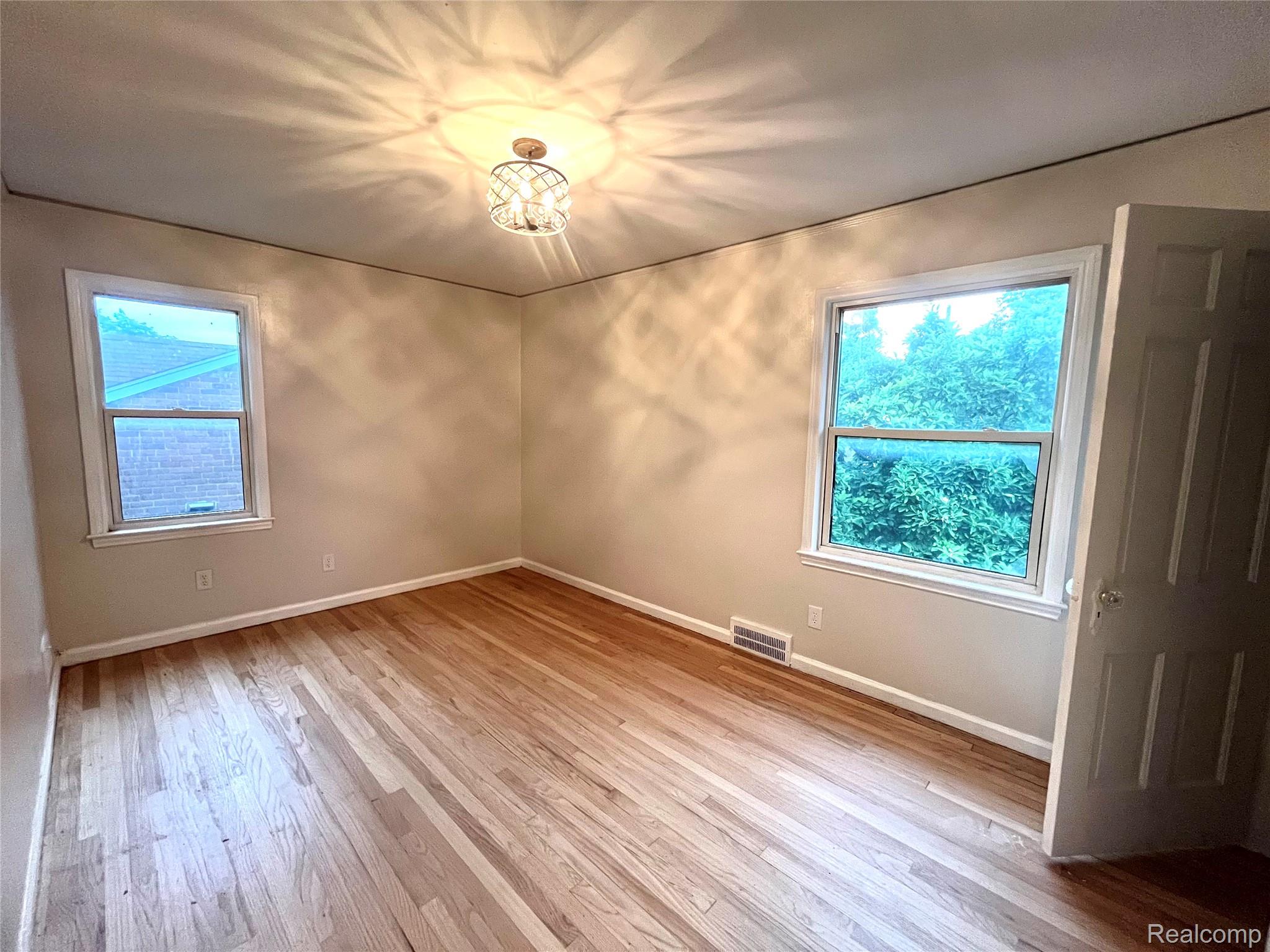 Detroit City, Michigan 48224, United States, 3 Bedrooms Bedrooms, ,2 BathroomsBathrooms,Residential,Active,182531