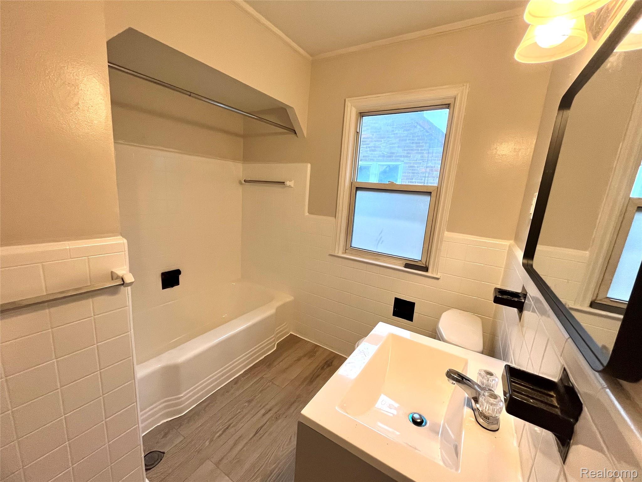 Detroit City, Michigan 48224, United States, 3 Bedrooms Bedrooms, ,2 BathroomsBathrooms,Residential,Active,182531