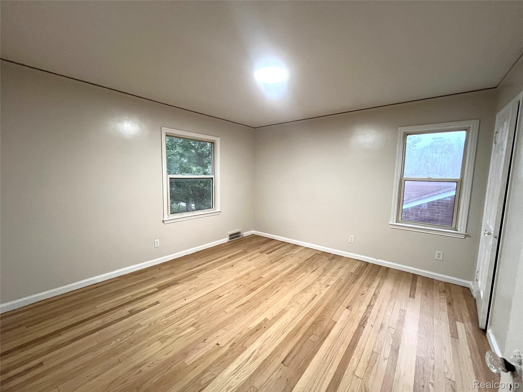 Detroit City, Michigan 48224, United States, 3 Bedrooms Bedrooms, ,2 BathroomsBathrooms,Residential,Active,182531