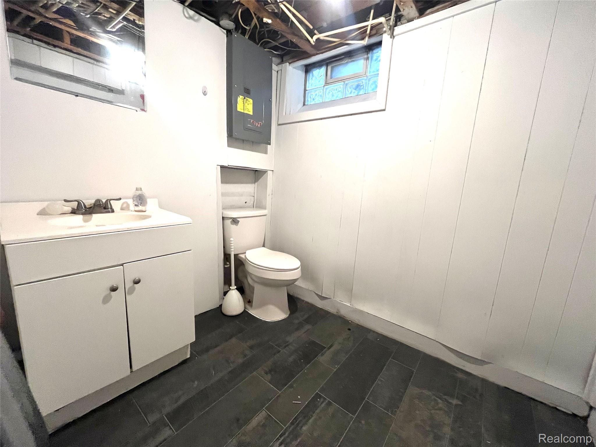 Detroit City, Michigan 48224, United States, 3 Bedrooms Bedrooms, ,2 BathroomsBathrooms,Residential,Active,182531