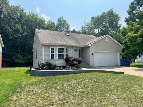513 River Ridge Drive Waterford Charter Township MI 48327