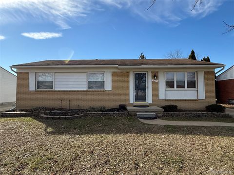 429 Cambridge Avenue South Lyon City MI 48178