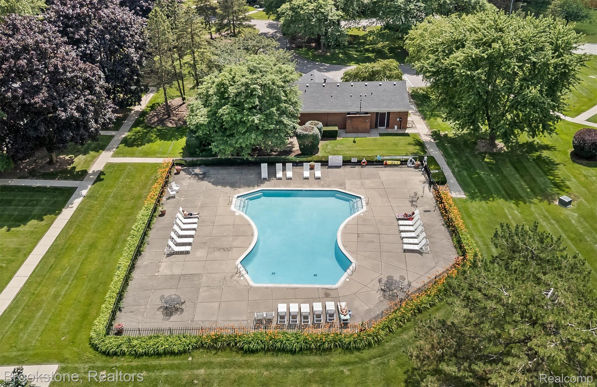 775 E Fox Hills Drive