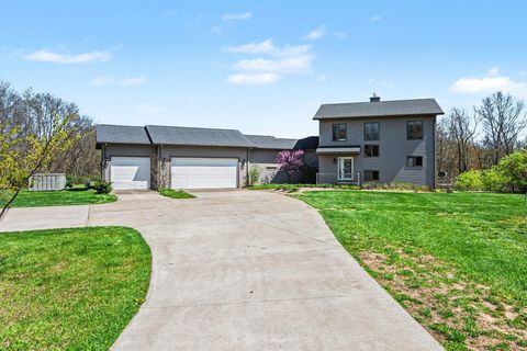 Photo of 26401 27 1/2 Street, Pine Grove Township, MI 49055 (MLS # 66026021400)