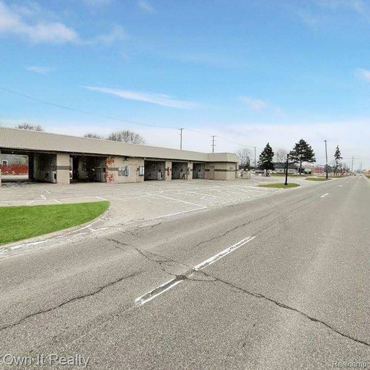 30544 GRAND RIVER Avenue