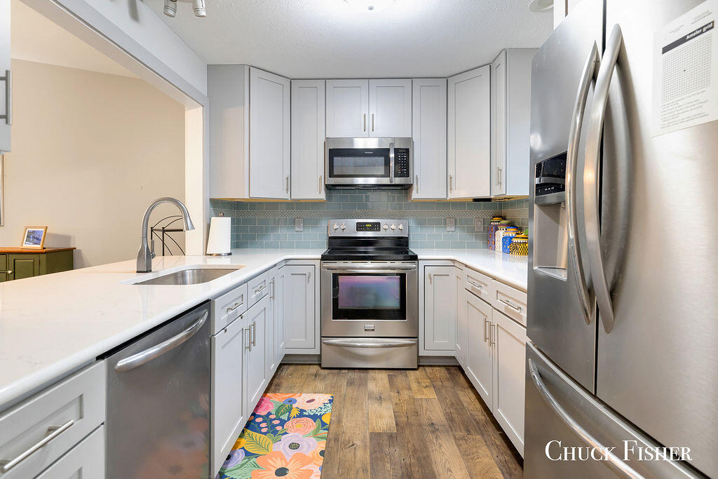 890 Creekridge Drive