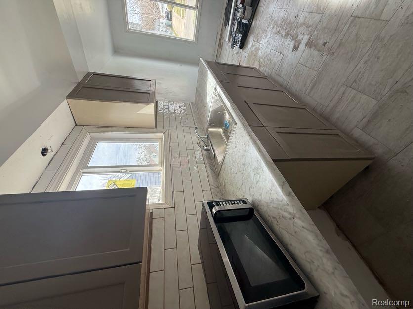 7762 Greenview Avenue