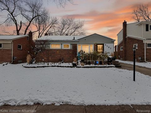 3107 Maplewood Avenue Royal Oak City MI 48073