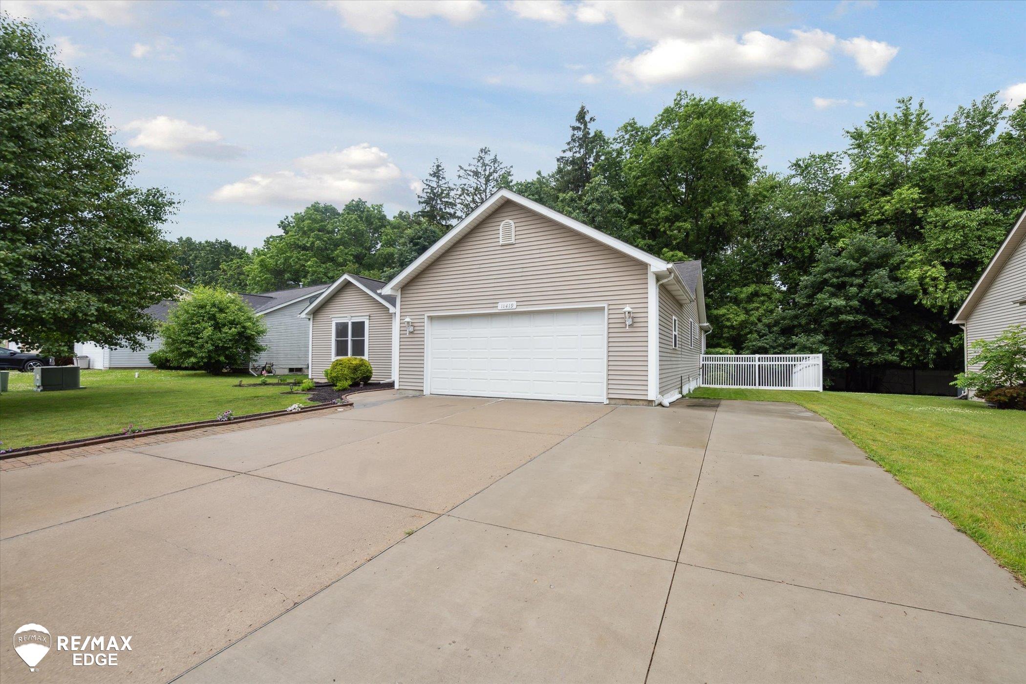 11419 Autumn Breeze Trail
