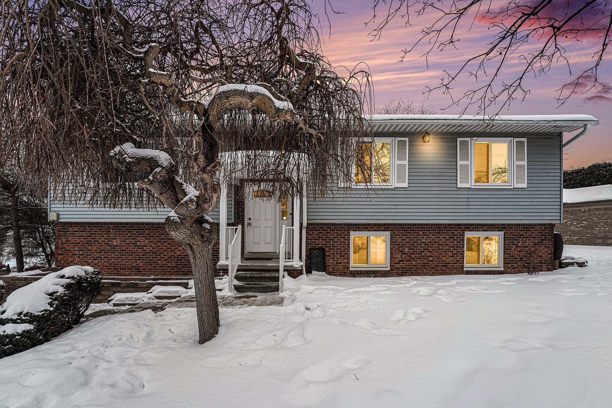 24213 Broadview Street