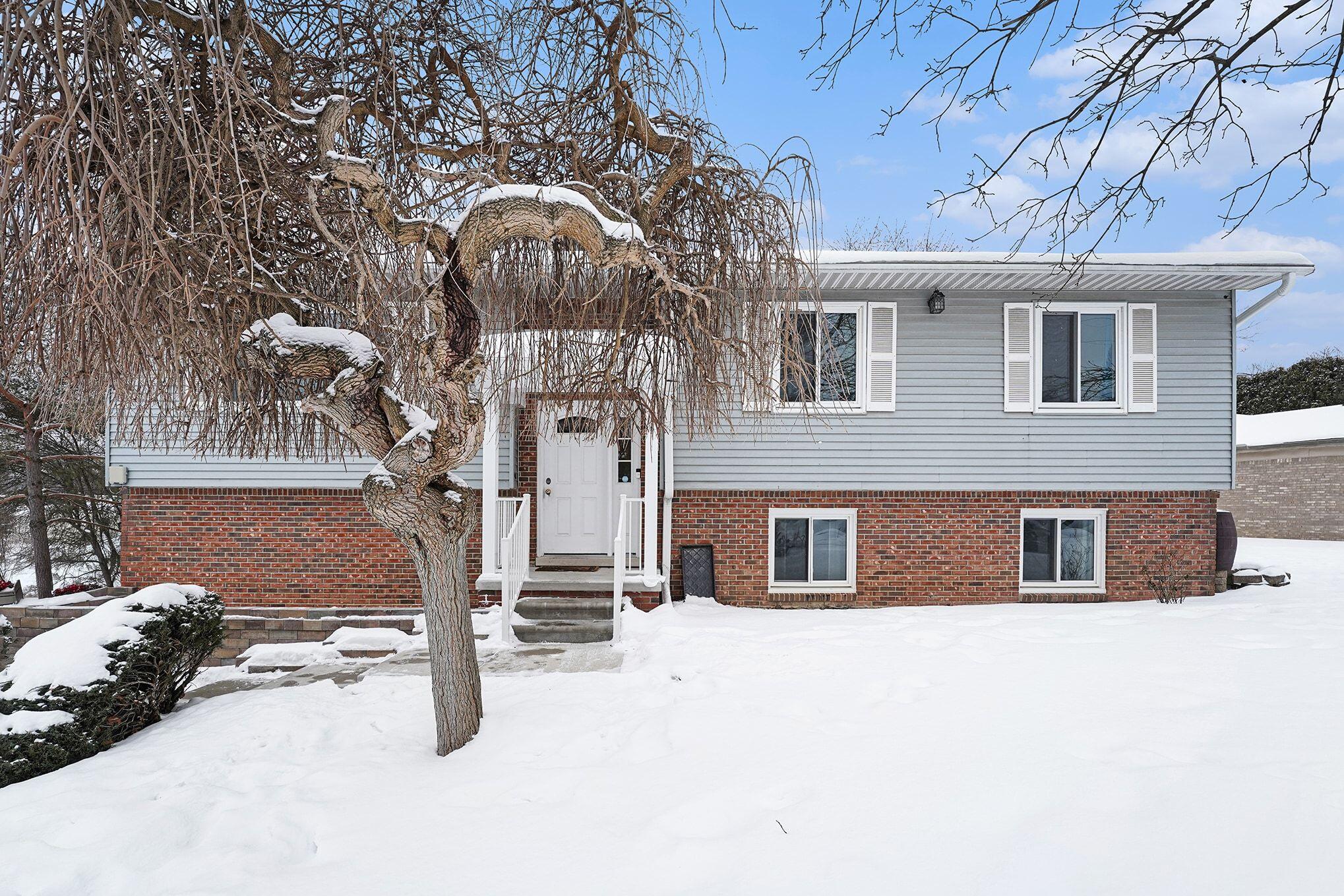 24213 Broadview Street