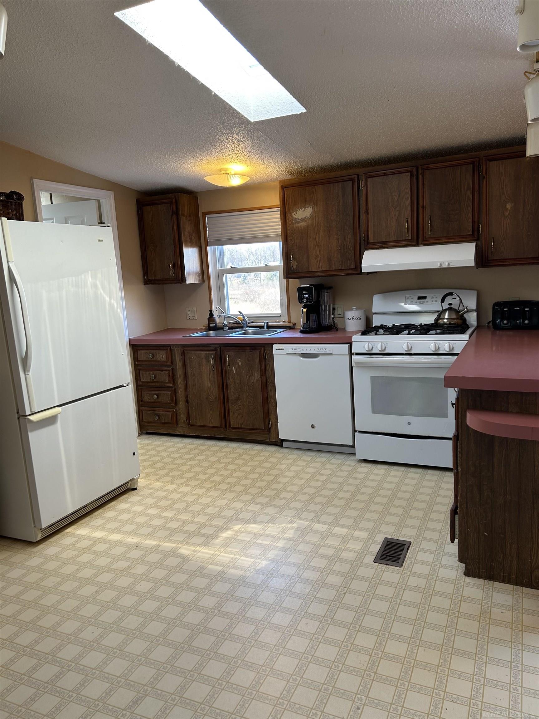 3894 Lake George Road