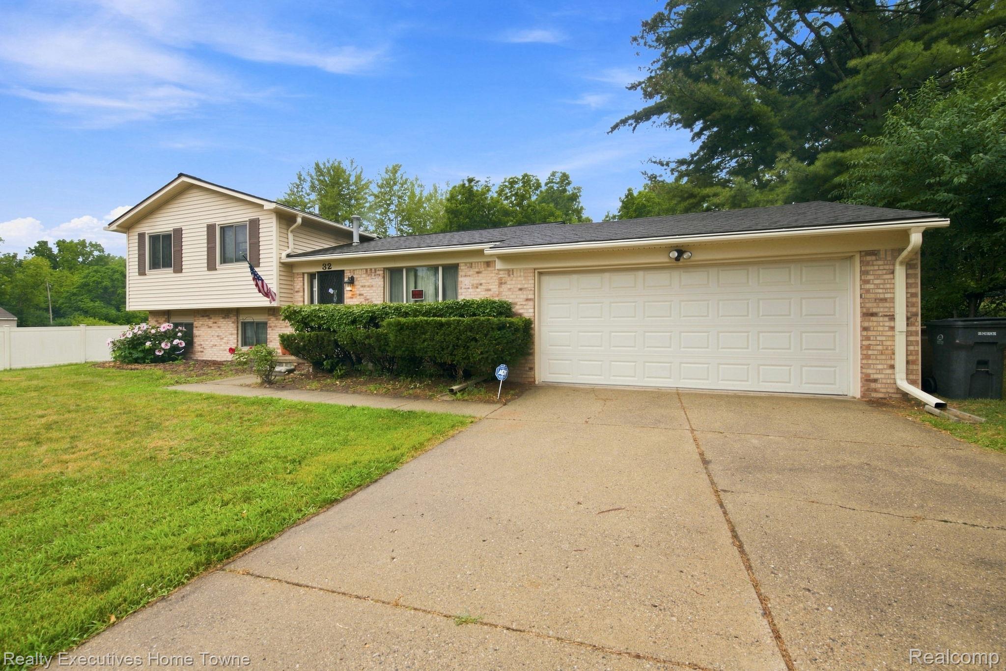 32 S Eastway Drive
