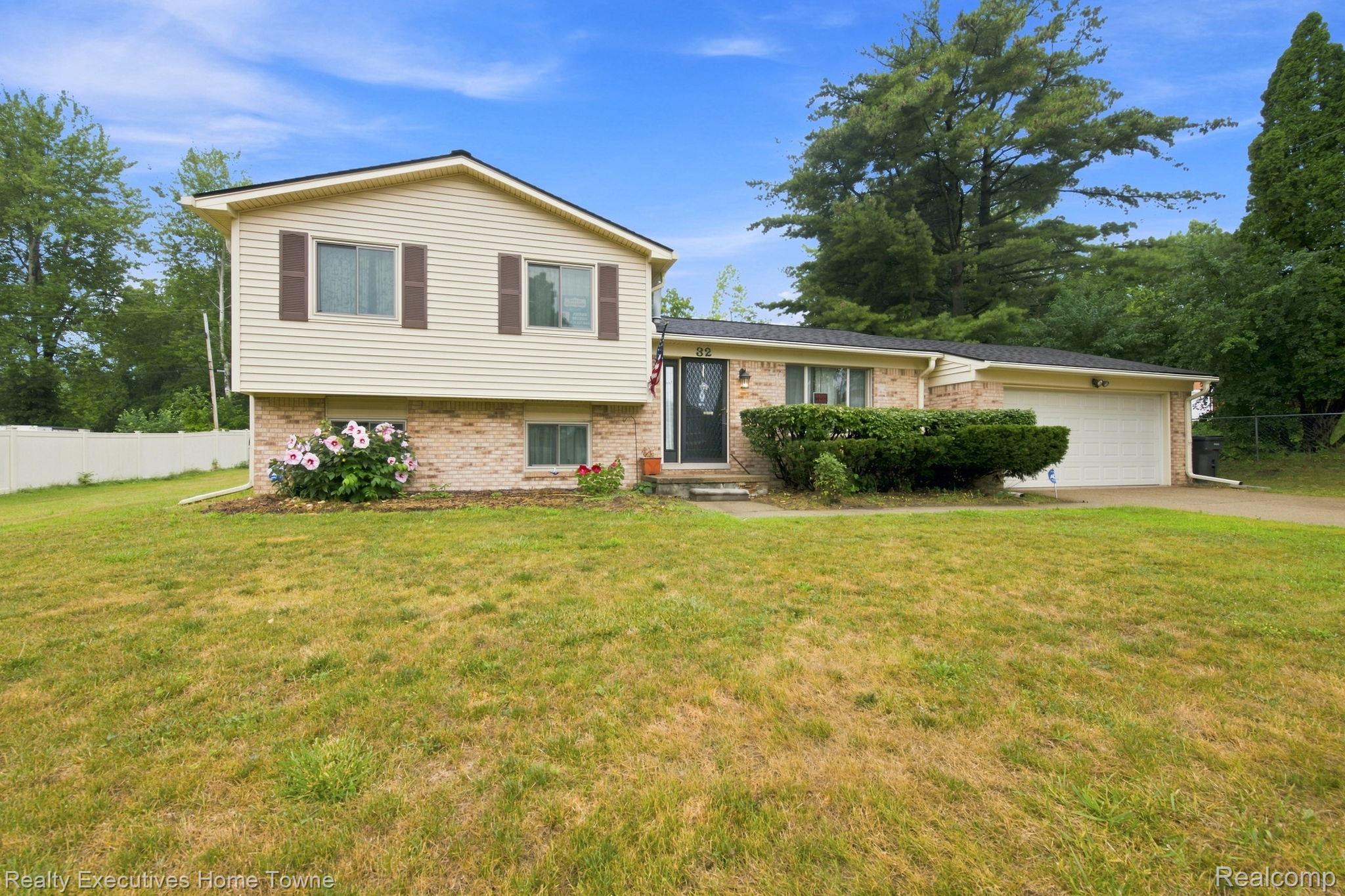 32 S Eastway Drive