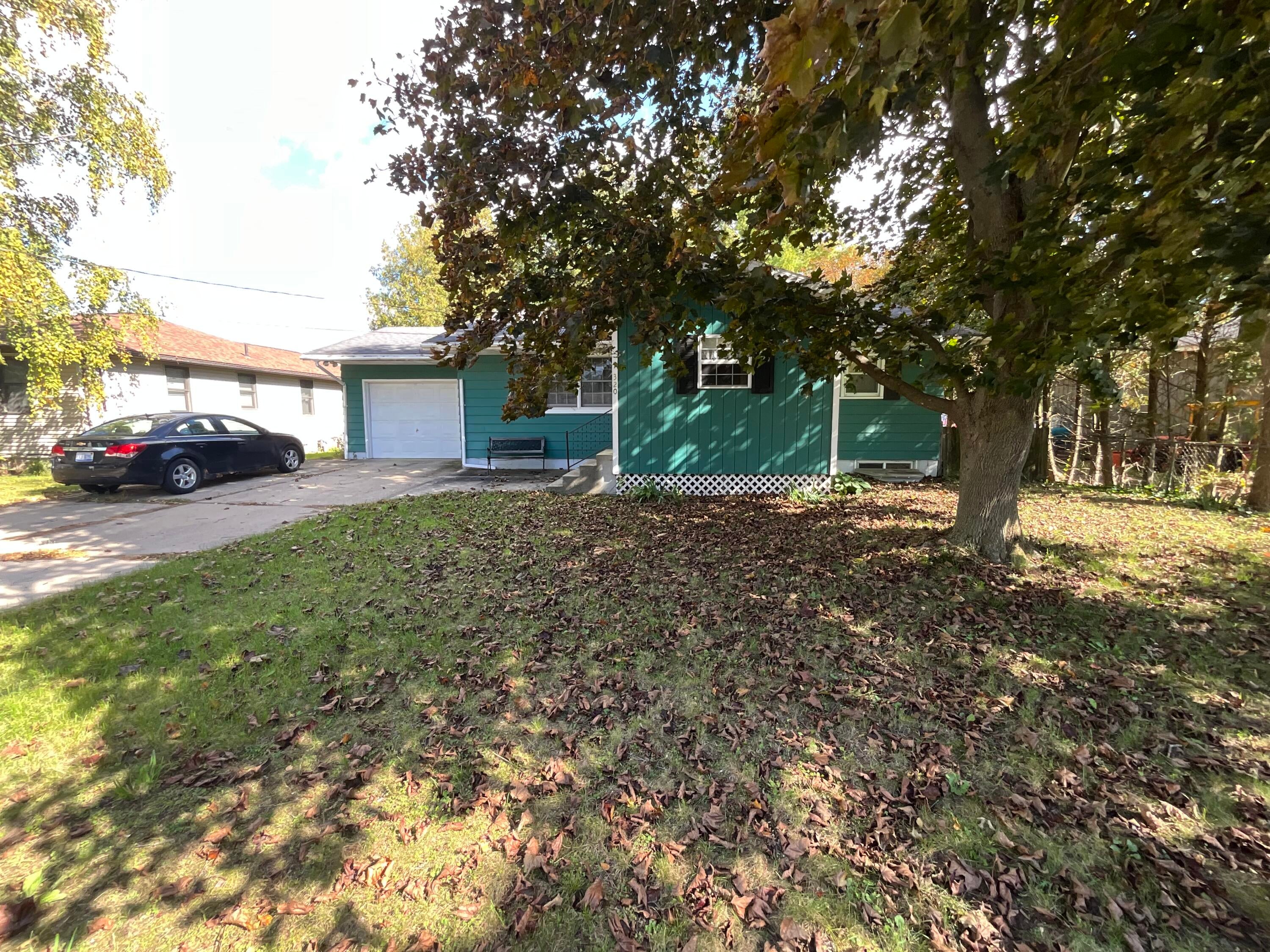 320 Doris Street
