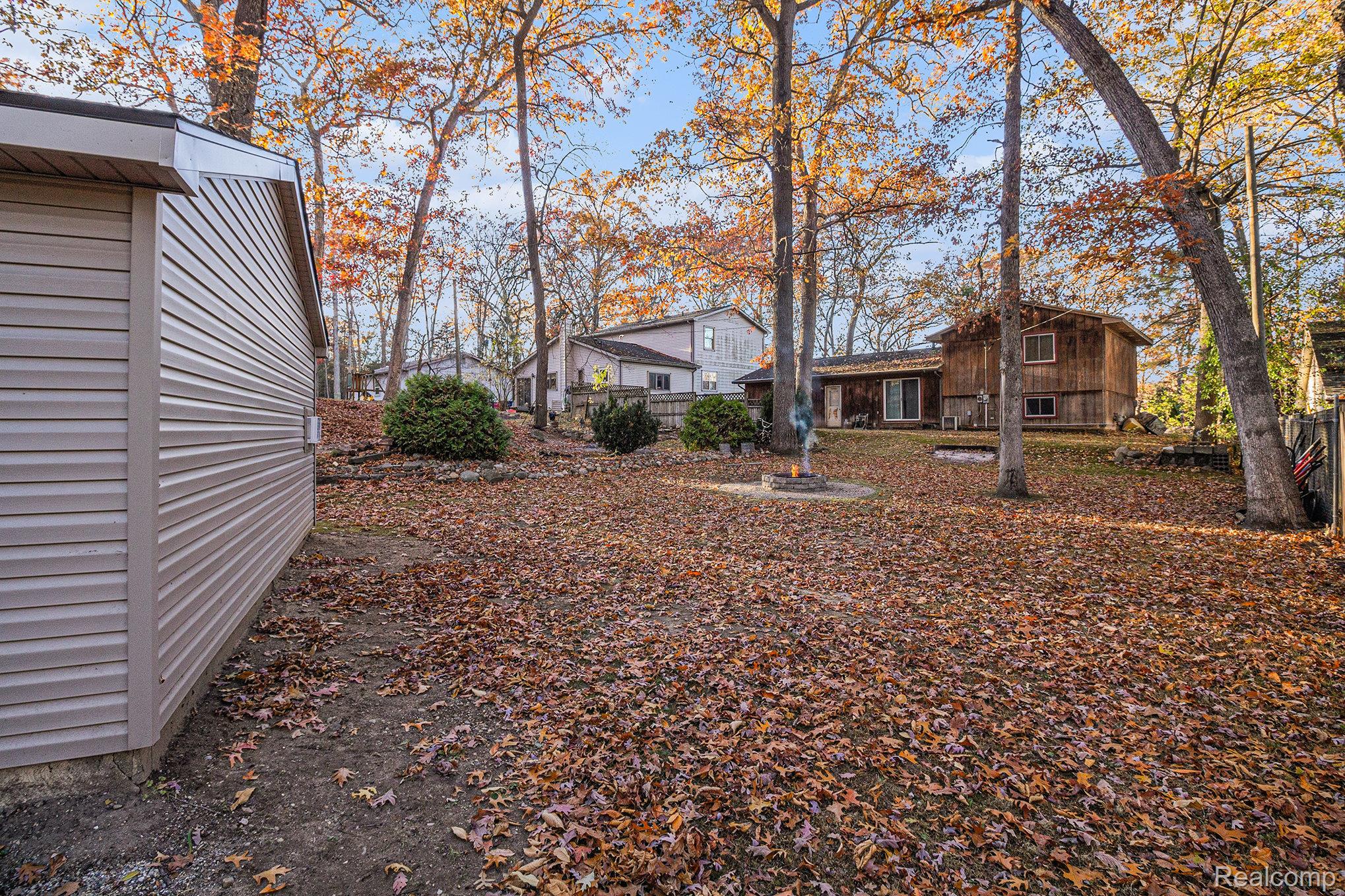 Milford, Michigan 48380, United States, 2 Bedrooms Bedrooms, ,2 BathroomsBathrooms,Residential,Active,242664