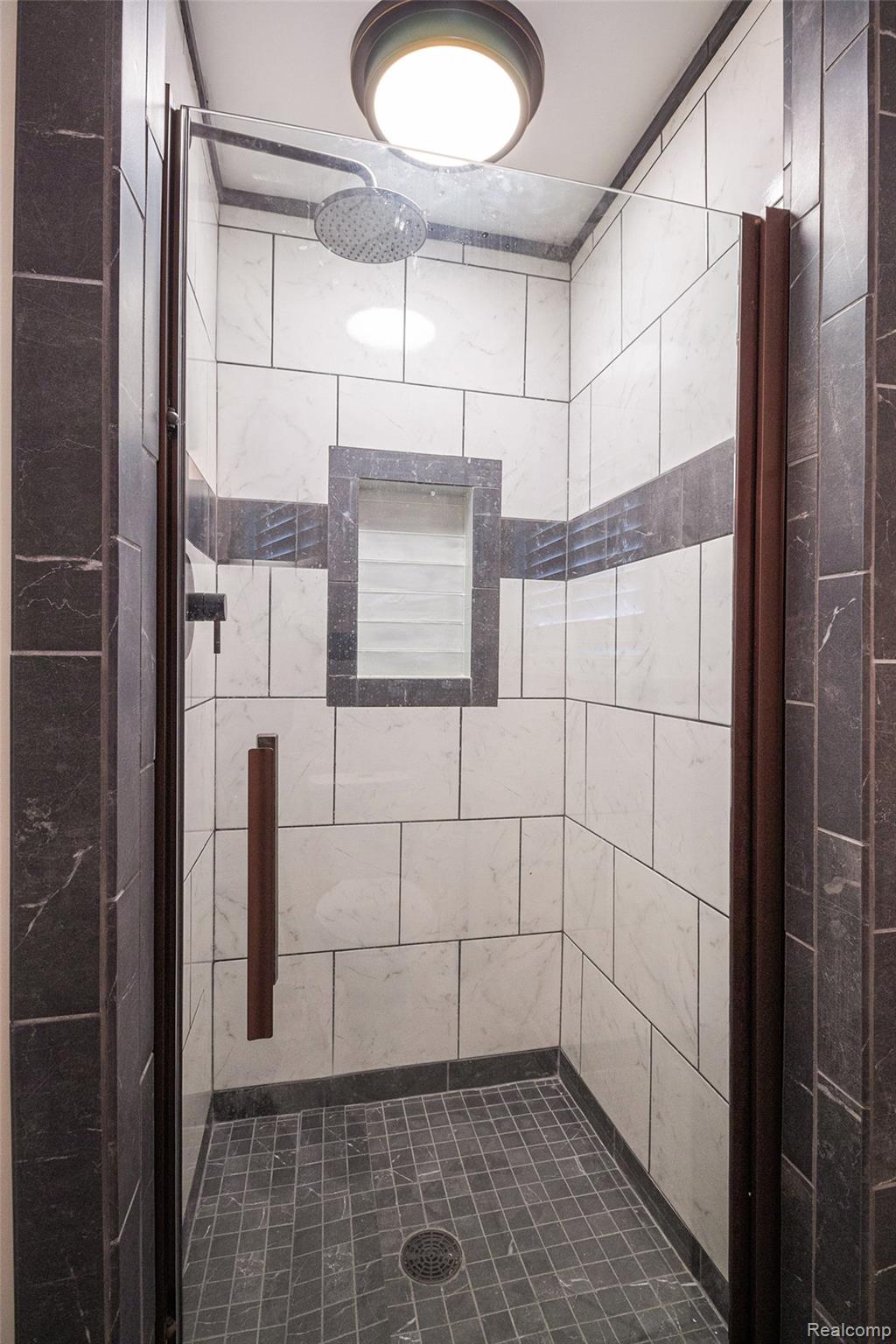 Milford, Michigan 48380, United States, 2 Bedrooms Bedrooms, ,2 BathroomsBathrooms,Residential,Active,242664