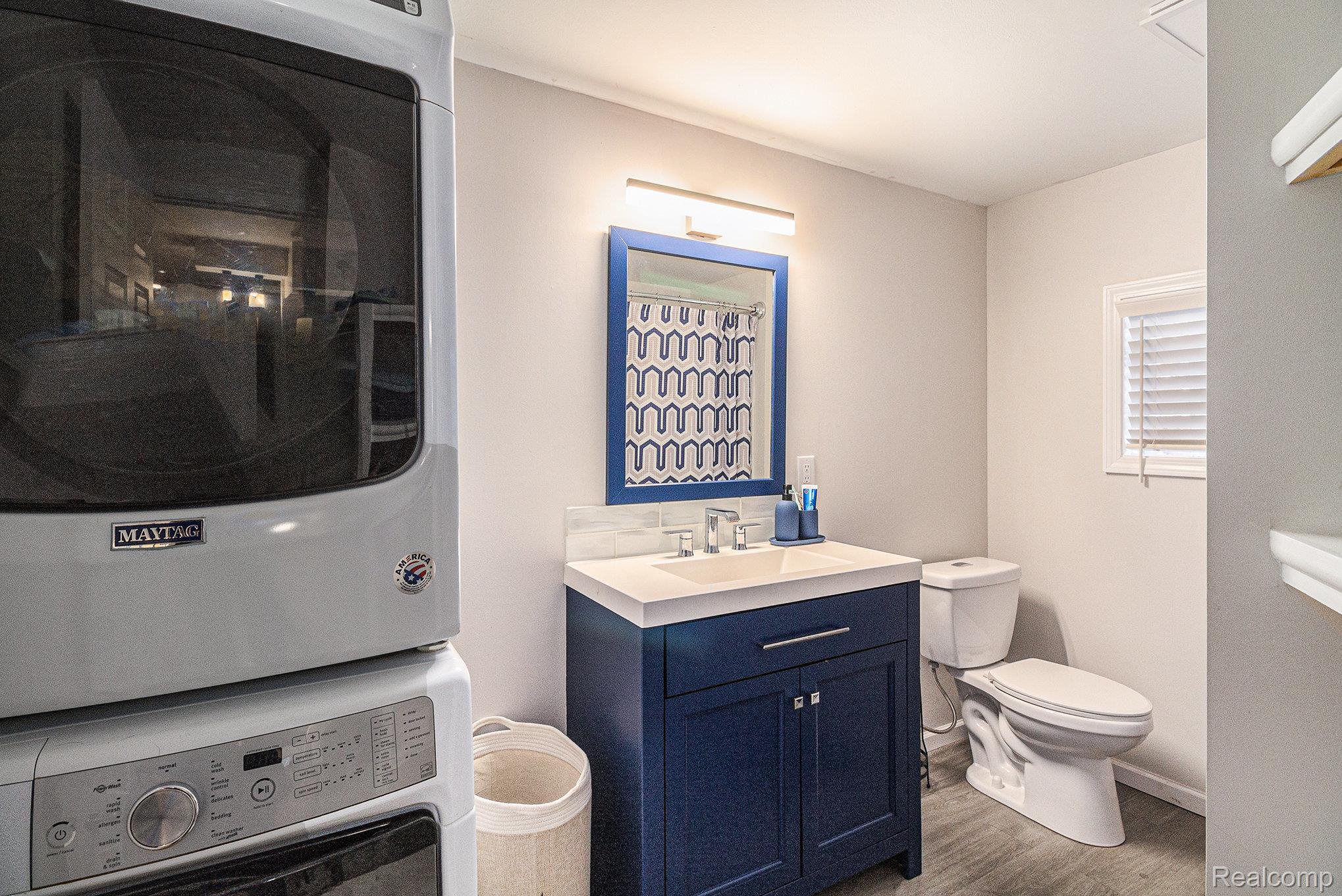 Milford, Michigan 48380, United States, 2 Bedrooms Bedrooms, ,2 BathroomsBathrooms,Residential,Active,242664