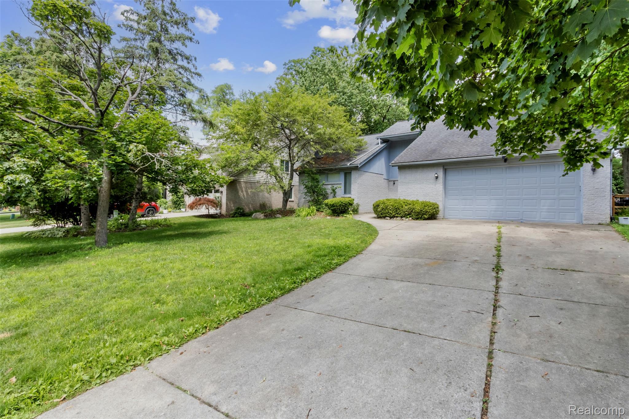 3195 Green Oaks Drive