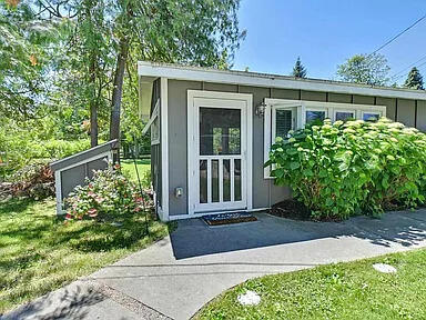 4614 Hopkins Lane