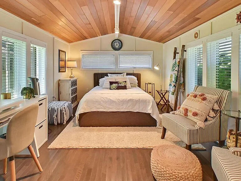 4614 Hopkins Lane