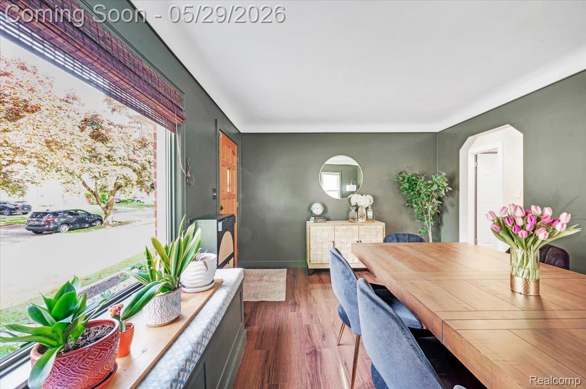 2934 N Altadena Avenue