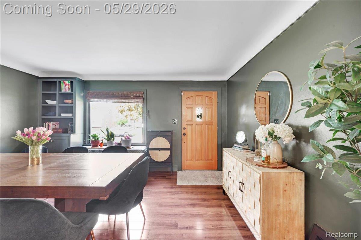 2934 N Altadena Avenue