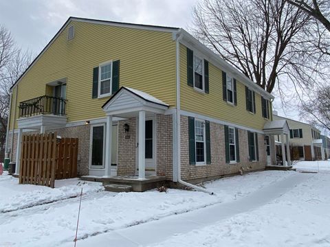 24722 Meadow Creek Drive Harrison Charter Township MI 48045