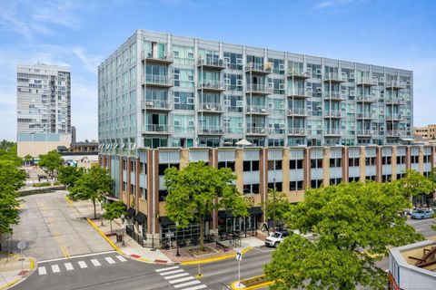 100 W 5th Street Royal Oak City MI 48067