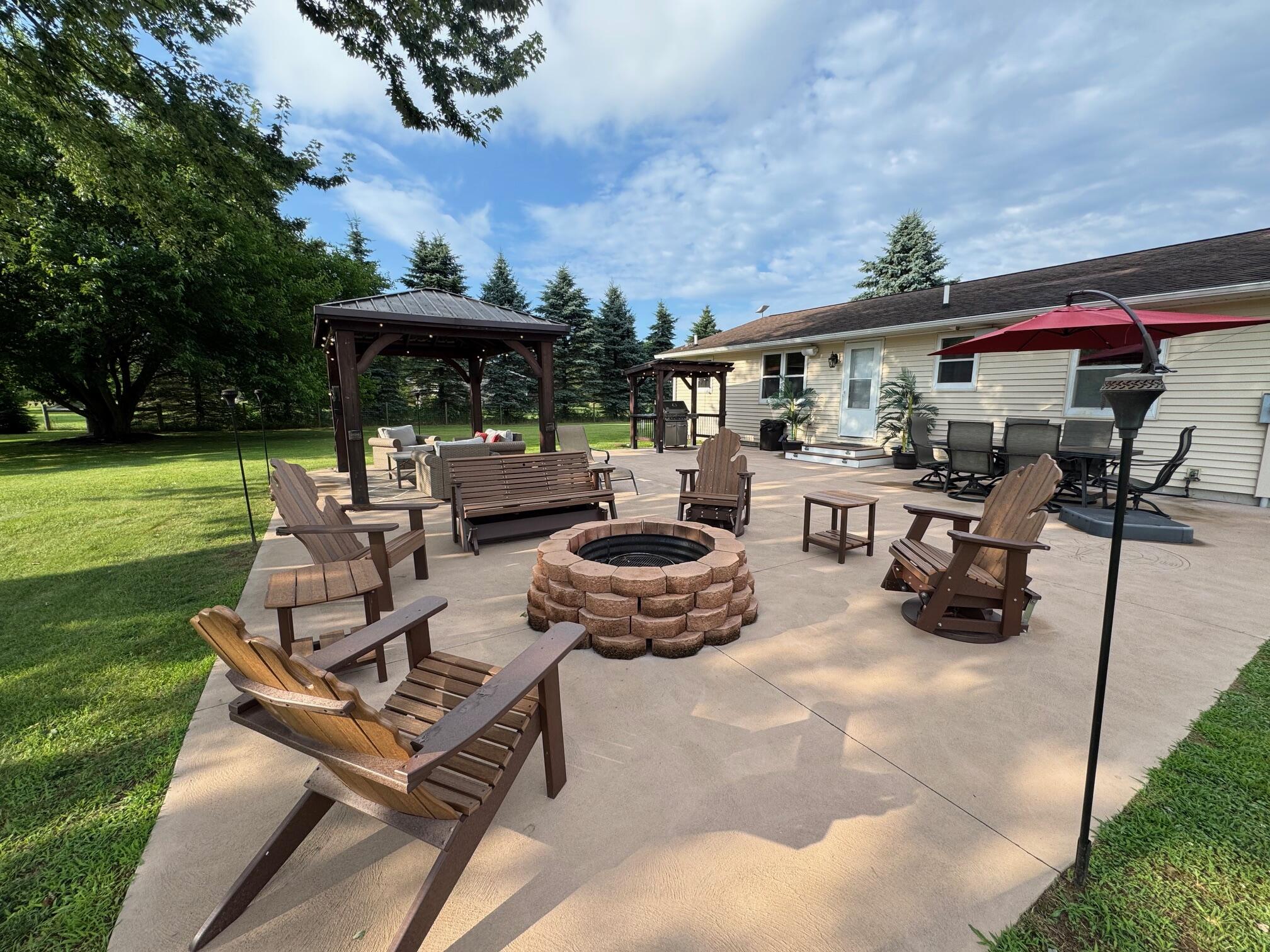 3348 Dexter Trail