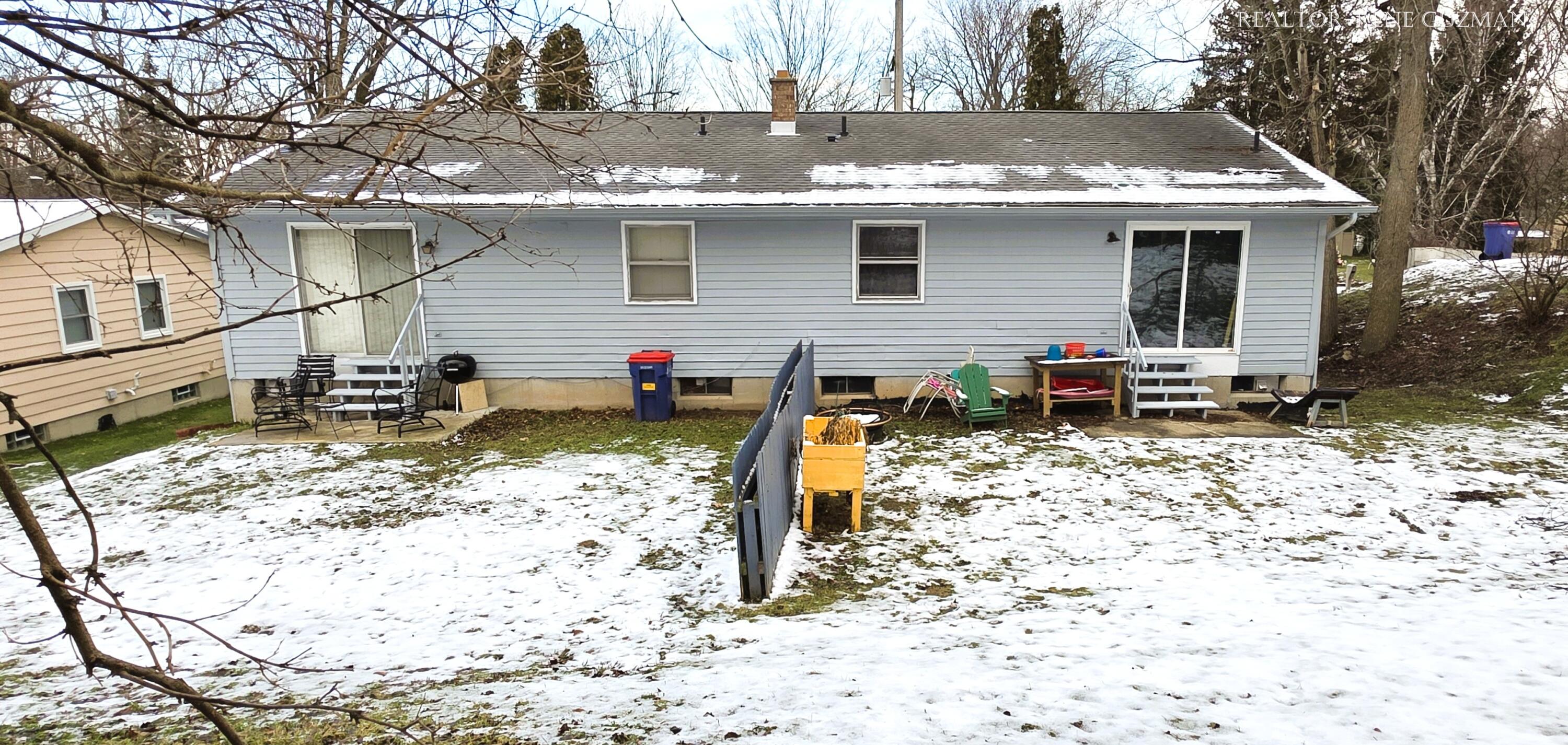 1532 Blossom Street SE 1532, 1534