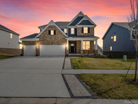 2735 TULIP Way Commerce Charter Township MI 48382