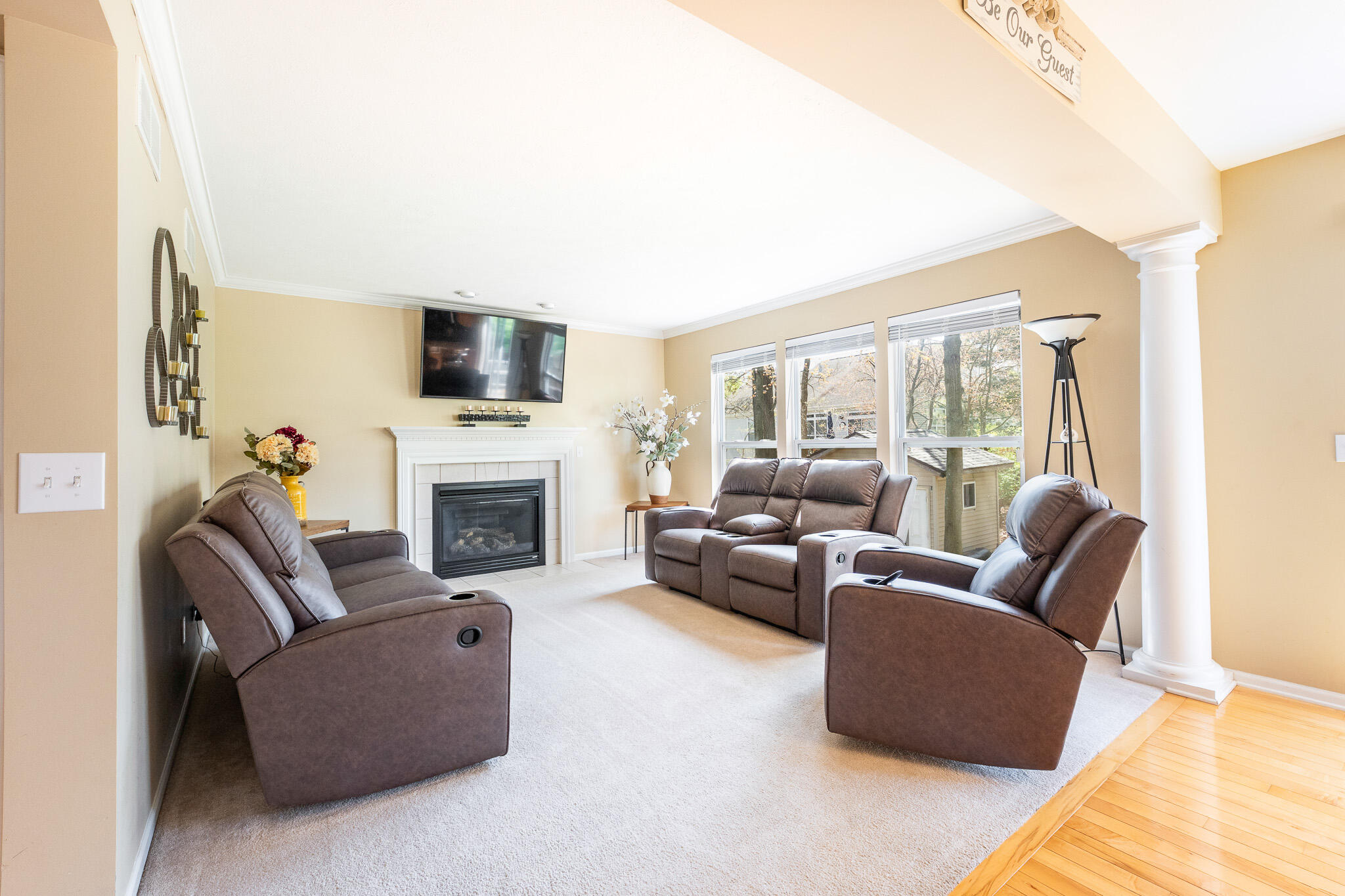 1637 Tanager Lane