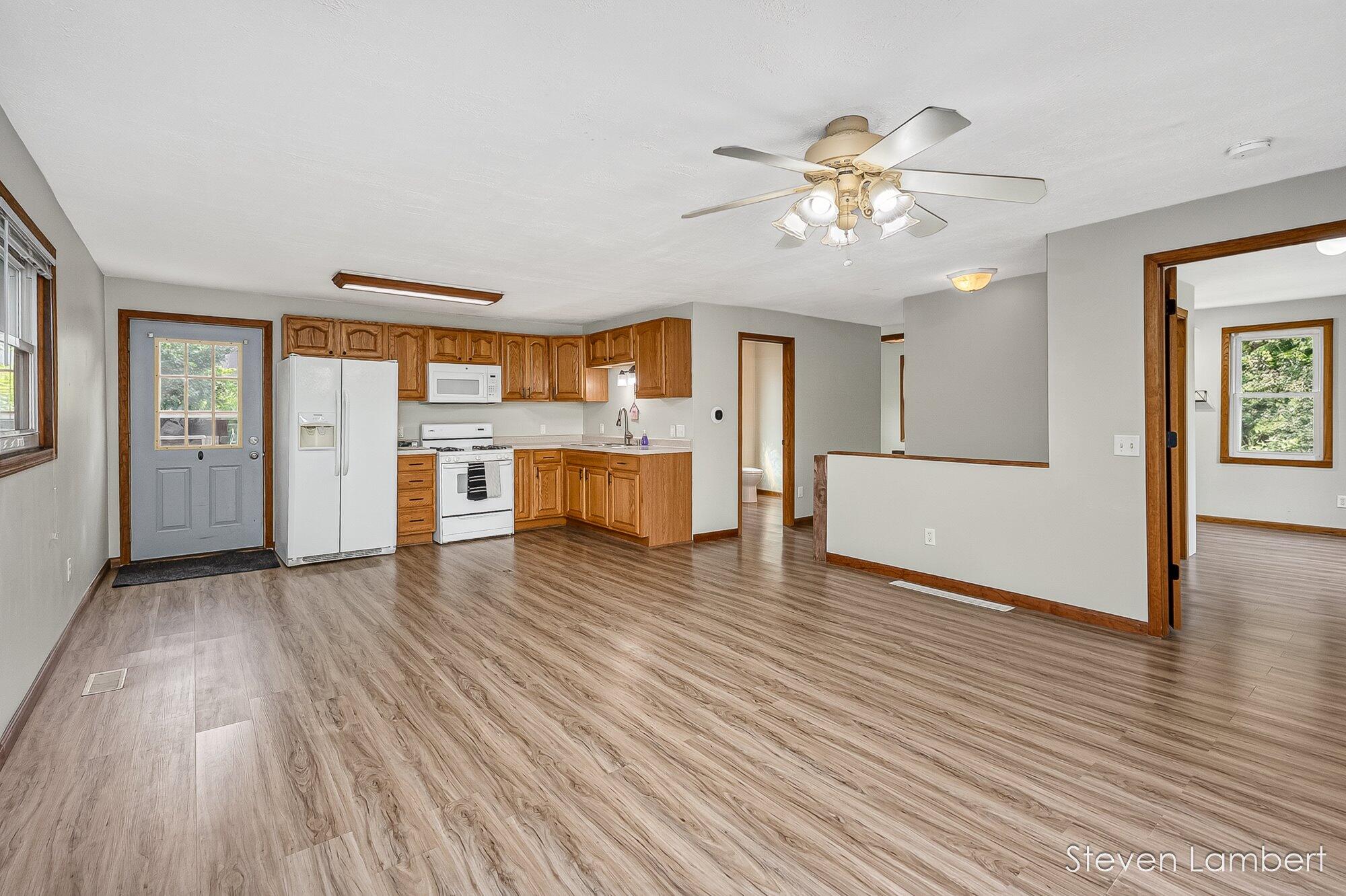 6499 Oakwood Drive